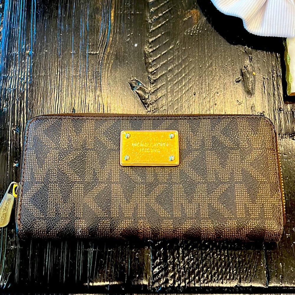 Michael Kors classic print zip wallet